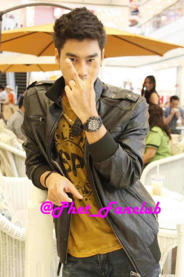หล่อทุกมุมจริงๆผู้ชายคนนี้