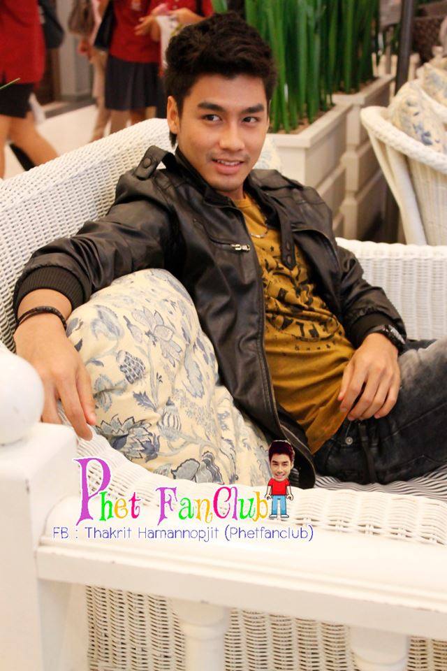 หล่อทุกมุมจริงๆผู้ชายคนนี้