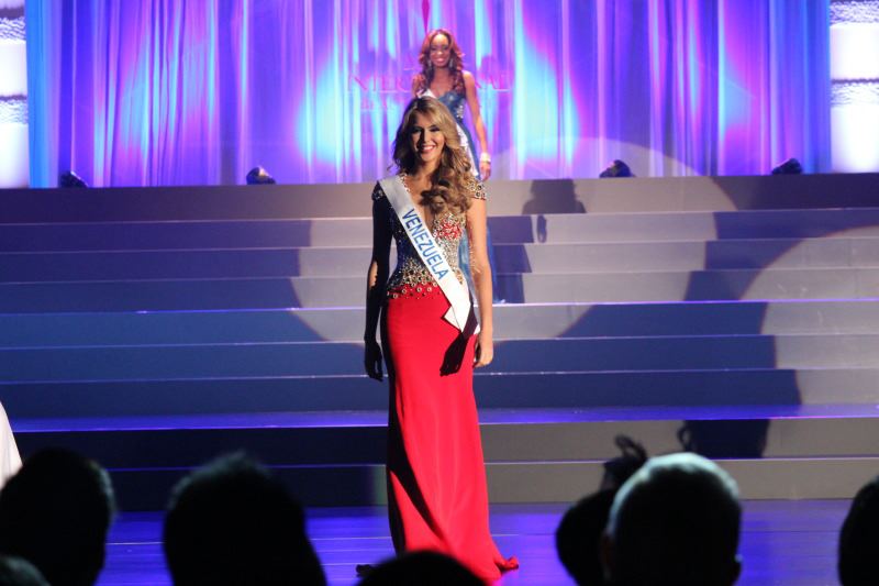ส่งท้ายกับ Miss Venezuela International 2012