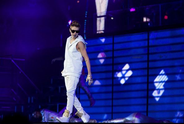 Justin Bieber performs at Target Center on October 20, 2012 in Minneapolis, Minnesota