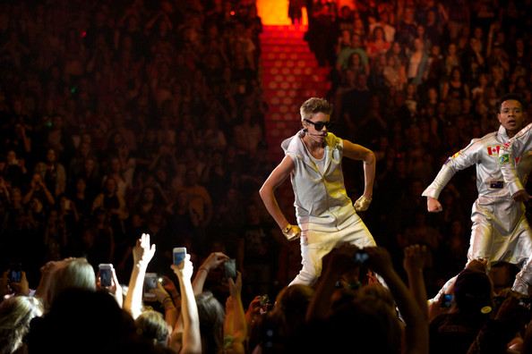 Justin Bieber performs at Target Center on October 20, 2012 in Minneapolis, Minnesota