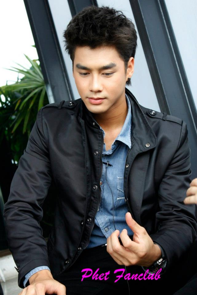 เพ็ชร ธกฤต หล่อมากมาย