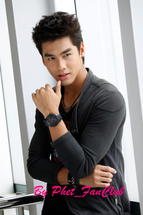 เพ็ชร ธกฤต หล่อมากมาย