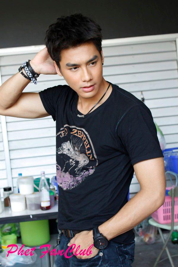 เพ็ชร ธกฤต หล่อมากมาย