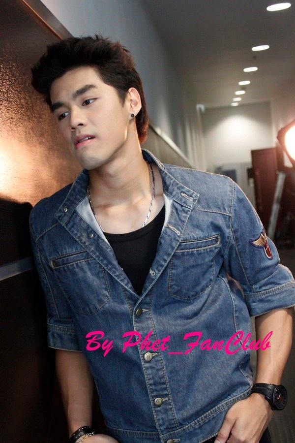 เพ็ชร ธกฤต หล่อมากมาย