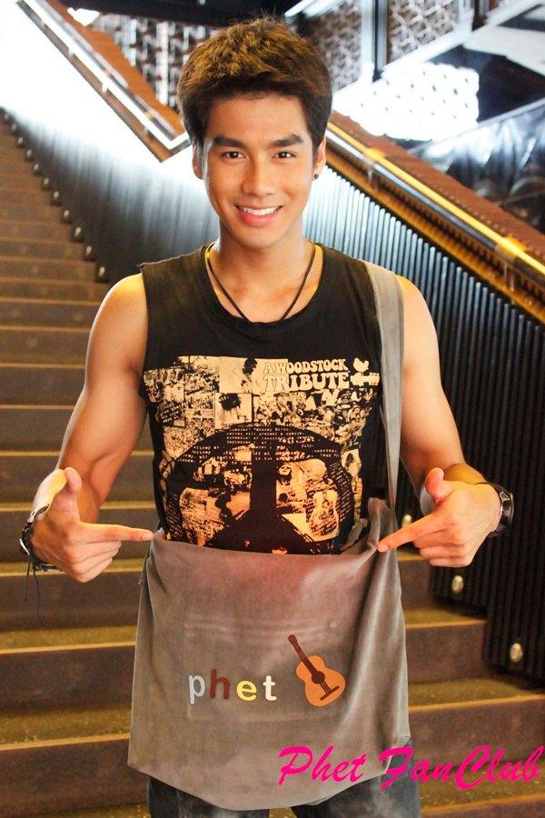 เพ็ชร ธกฤต หล่อมากมาย