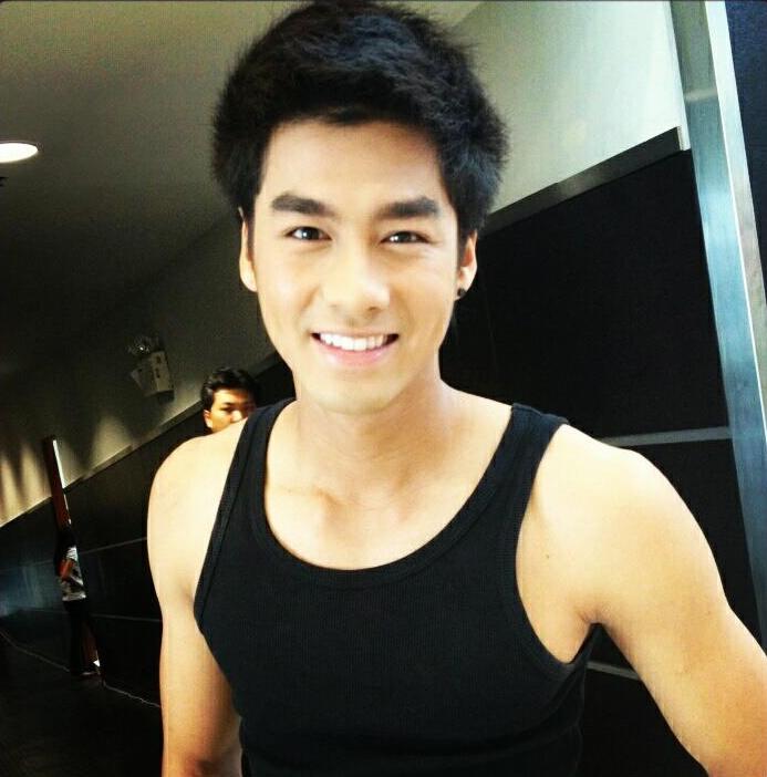 เพ็ชร ธกฤต หล่อมากมาย