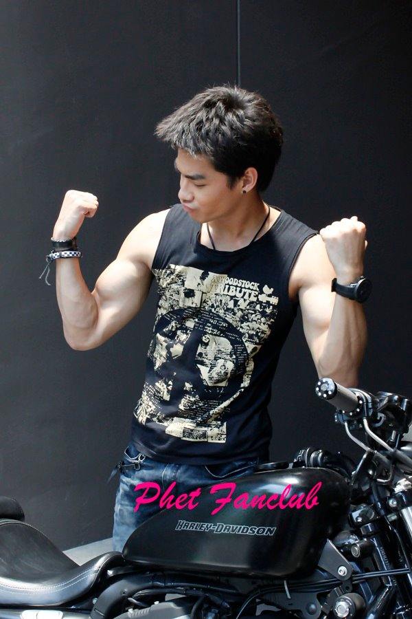 เพ็ชร ธกฤต หล่อมากมาย