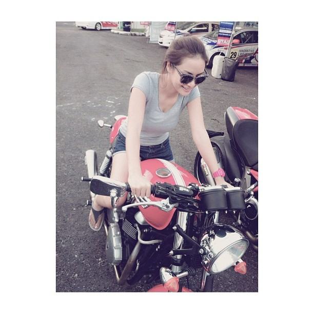 กระแต นางเอกนักซิ่ง