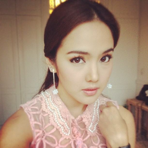 จอย ชลธิชา กับบทบาท นกสองหัว ในแรงเงา
