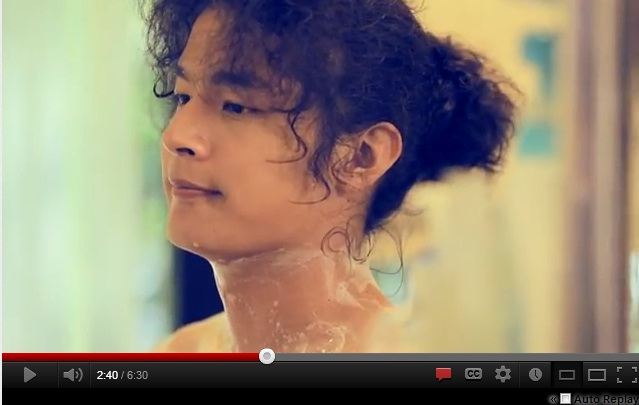 อาบน้ำโชว์ซะงั้น