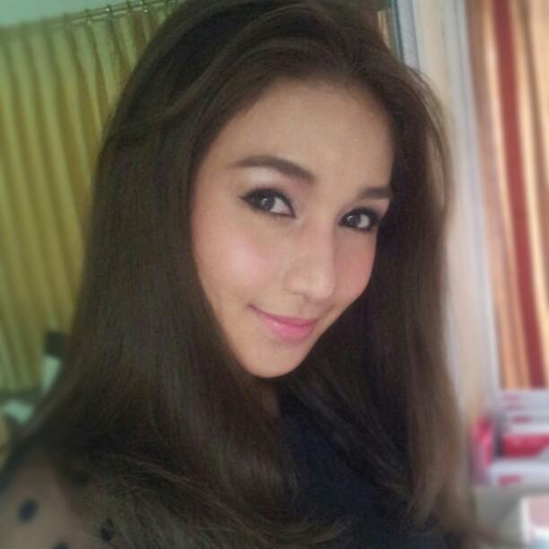 Instagram เนย โชติกา นางร้ายหน้าหวาน&hearts;&hearts;&hearts;