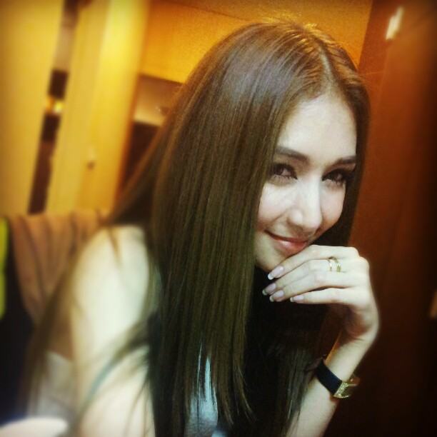 Instagram เนย โชติกา นางร้ายหน้าหวาน&hearts;&hearts;&hearts;