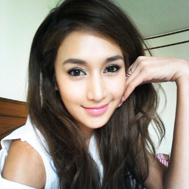 Instagram เนย โชติกา นางร้ายหน้าหวาน&hearts;&hearts;&hearts;
