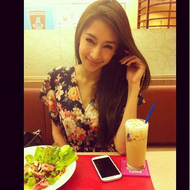 Instagram เนย โชติกา นางร้ายหน้าหวาน&hearts;&hearts;&hearts;