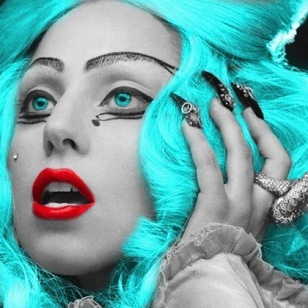LADY GAGA