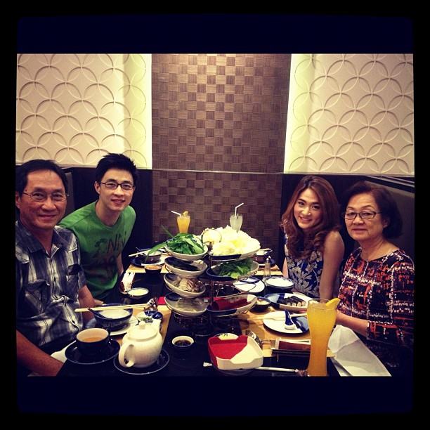 ไก่ ภาษิต @ instagram Only