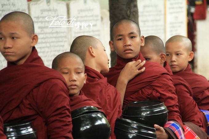 Giving happiness :Myanmar