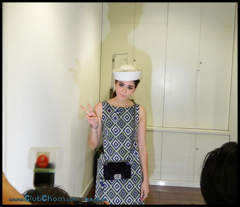 ชมพู่ อารยา กับชุดน่ารักๆหลังเลิกงาน