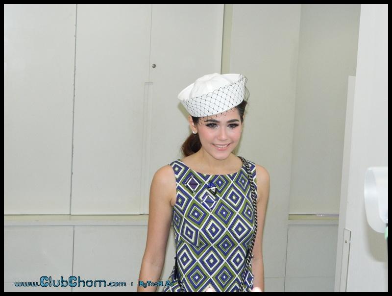 ชมพู่ อารยา กับชุดน่ารักๆหลังเลิกงาน