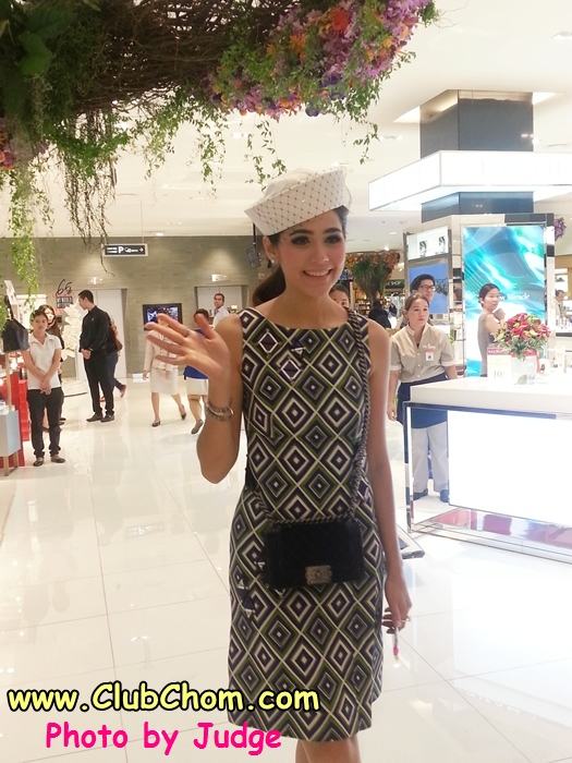 ชมพู่ อารยา กับชุดน่ารักๆหลังเลิกงาน