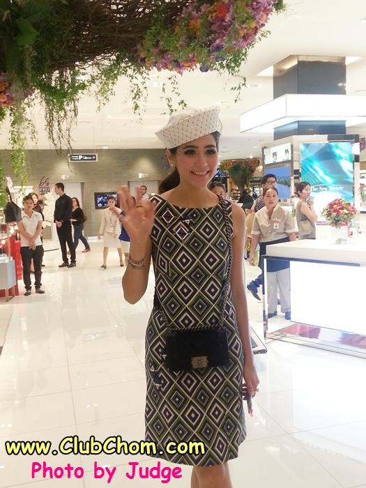 ชมพู่ อารยา กับชุดน่ารักๆหลังเลิกงาน