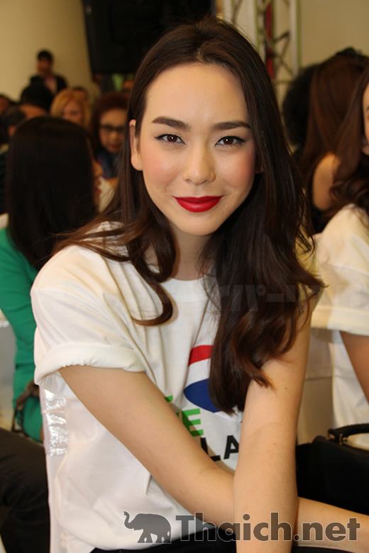 วินาทีแรกที่คุณเห็นเธอ คุณคิดว่าเธอเป็นฝรั่งหรือเอเชีย มาแชร์กัน