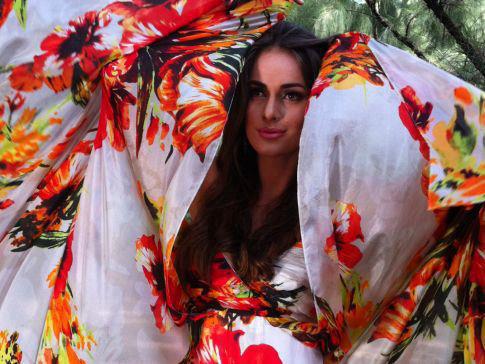 Miss Venezuela 2012 เดินทางถึง Miami แล้ว