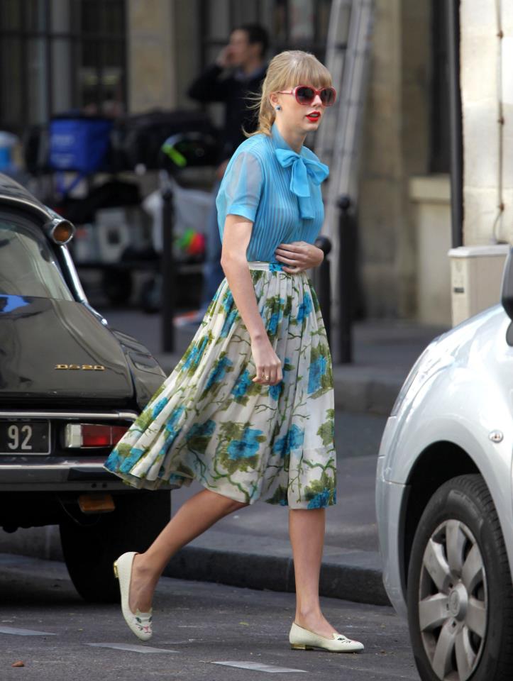 แฟชั่นชุดเดรสสไตล์ "Taylor Swift"