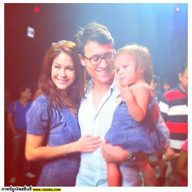 รูป สุดน่ารัก พอลล่าเเละครอบครัว