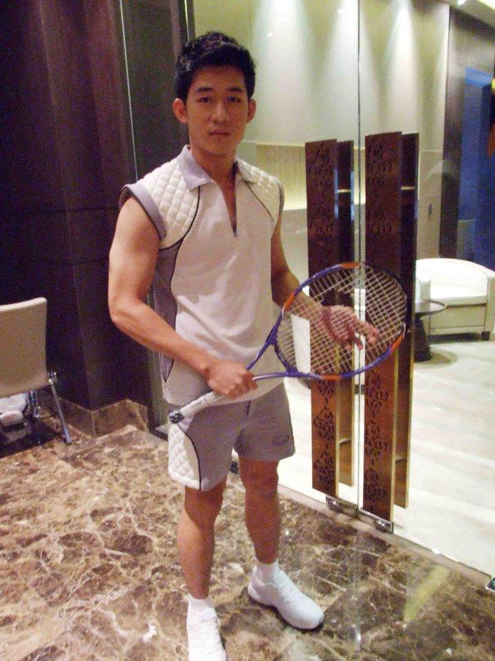 หมวดโรจน์ : เรือตรีวิโรจน์ อารียวงศ์สถิตย์