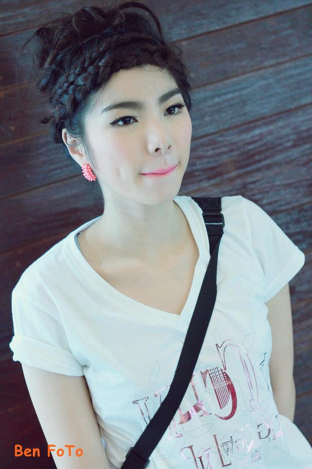 เฟรม The Star 8 สาวน้อว ขาววิ๊ง