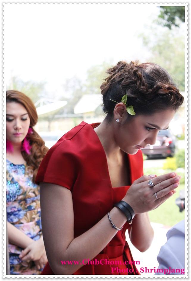 ชมพู่ อารยา บวงสรวงละคร "คุณสามี(กำมะลอ)ที่รัก"