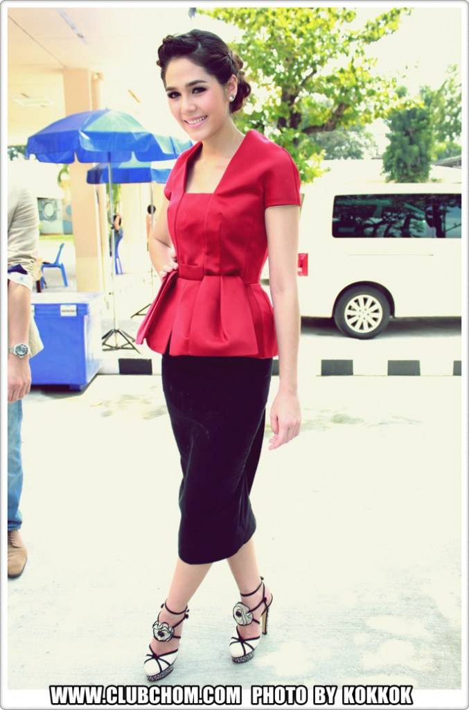 ชมพู่ อารยา บวงสรวงละคร "คุณสามี(กำมะลอ)ที่รัก"