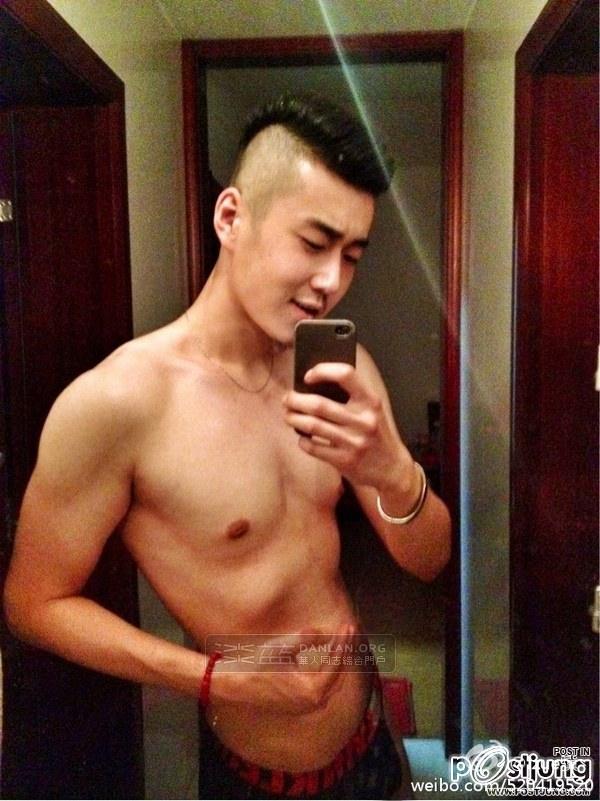 ขาวๆตี๋ๆ