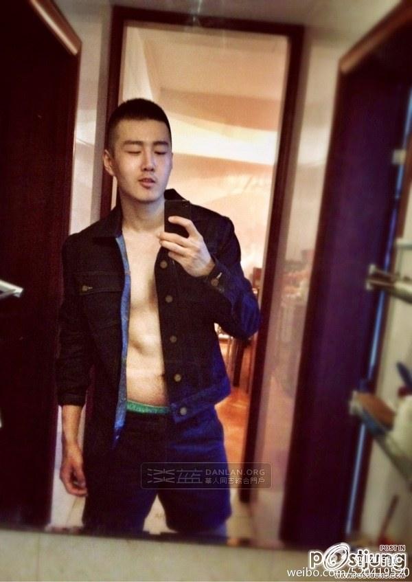 ขาวๆตี๋ๆ
