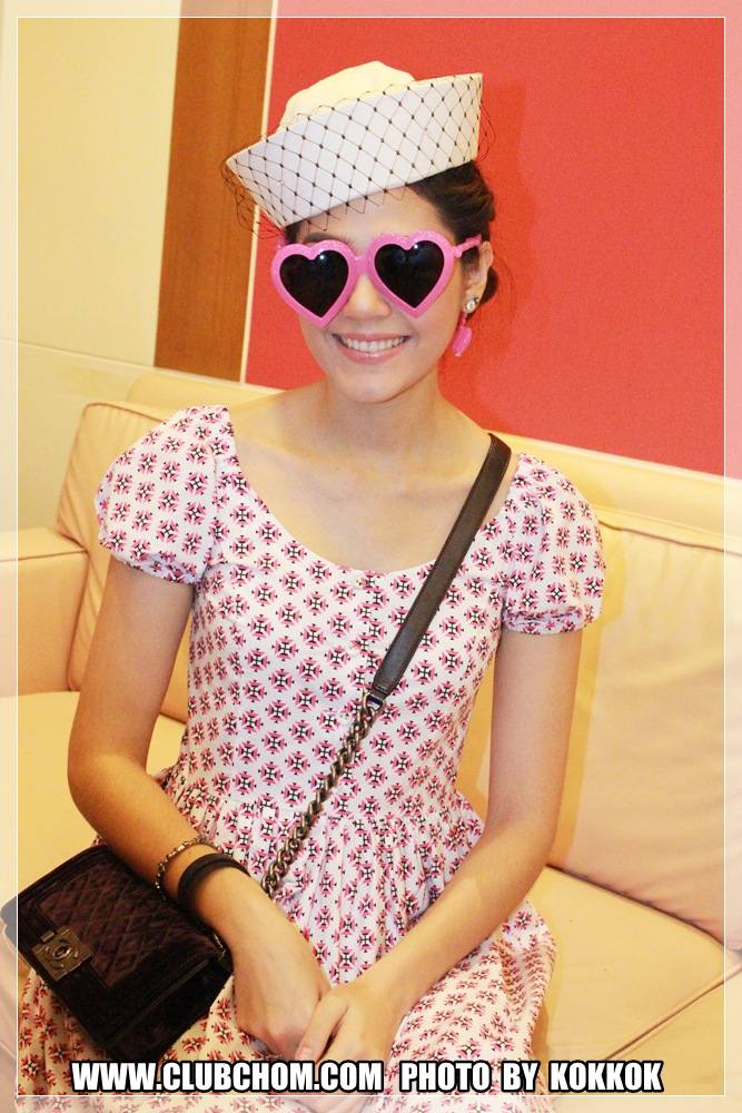 ชมพู่ อารยา  ในชุดสุดหวานน่ารัก