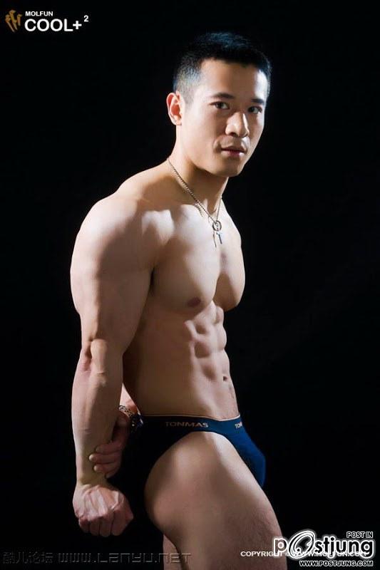 ถอดโชว์เรือนร่าง 33