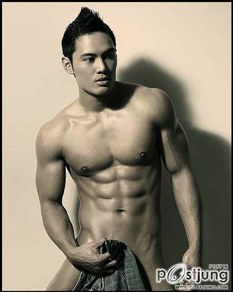 ถอดโชว์เรือนร่าง 33