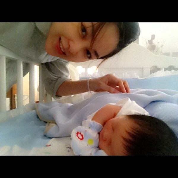น่ารักจัง! น้องโปรด ลูกชายเป้ย-ป๊อป โตขึ้นท่าจะหล่อนะเนี่ย