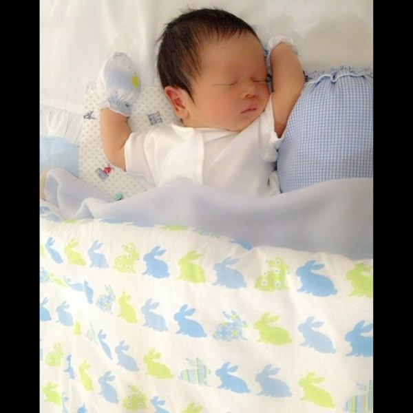 น่ารักจัง! น้องโปรด ลูกชายเป้ย-ป๊อป โตขึ้นท่าจะหล่อนะเนี่ย
