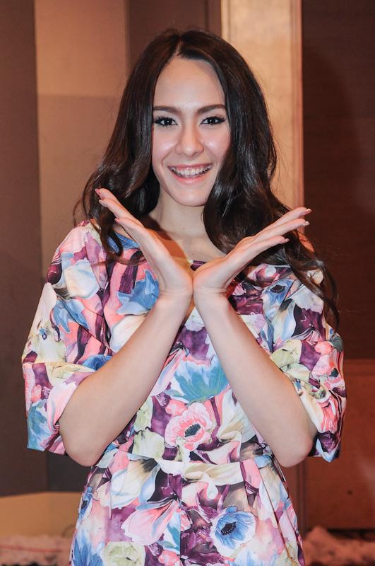 ทำไมช่วงนี้ดาราชอบโพสท่านี้กันจัง