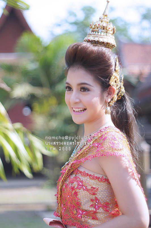 ตรี นันทรัตน์ ชุดไทย