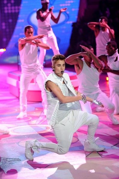 justin bieber The 2012 Victoria's Secret Fashion Show