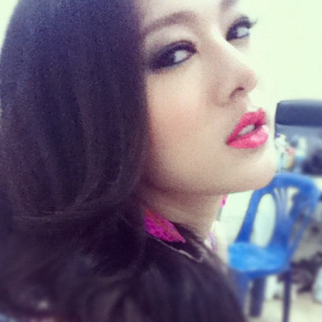 'ทับทิม' ถูกใจ 'สเตฟาน' ให้ของ HBD