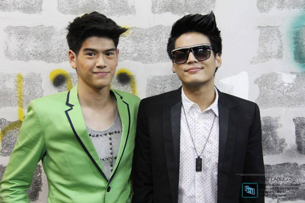 [G-Junior] หนุ่มคอปเตอร์เดินแบบในงาน Silom Complex Grand Opening