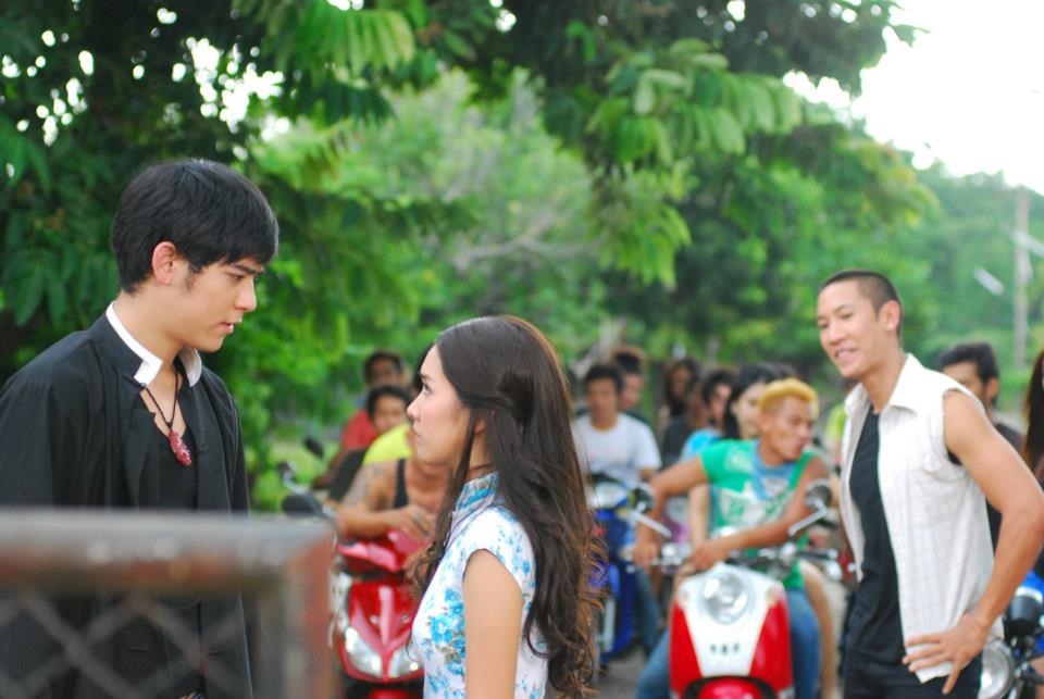 เบื้องหลัง หยกเลือดมังกร ฉาก หยกแข่งมอเตอร์ไซด์กับพวกแว๊นซ์  (พอร์ช-มิน) คืนนี้แล้ว