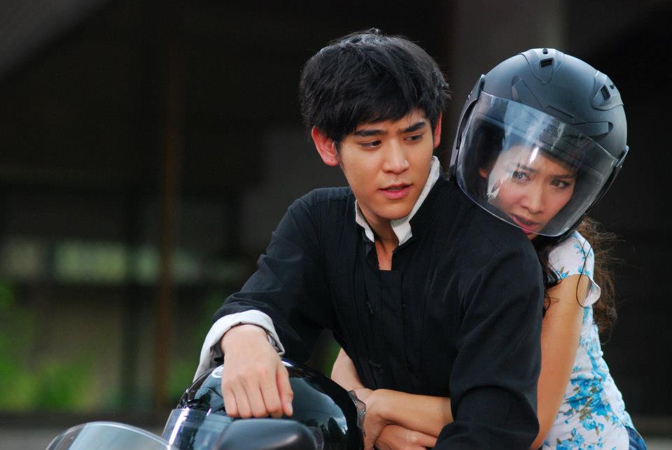 เบื้องหลัง หยกเลือดมังกร ฉาก หยกแข่งมอเตอร์ไซด์กับพวกแว๊นซ์  (พอร์ช-มิน) คืนนี้แล้ว