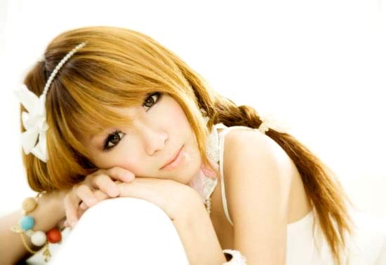 "ทับทิม VRZO"  สาวสุดฮอตในโลกออนไลน์