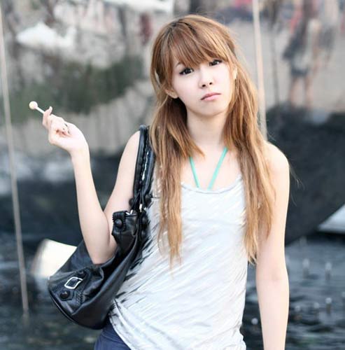 "ทับทิม VRZO"  สาวสุดฮอตในโลกออนไลน์